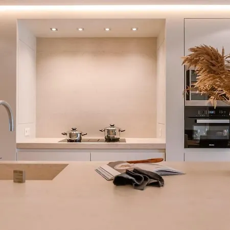Apartment Spacious And Modern For 8 Persons With Parking In *