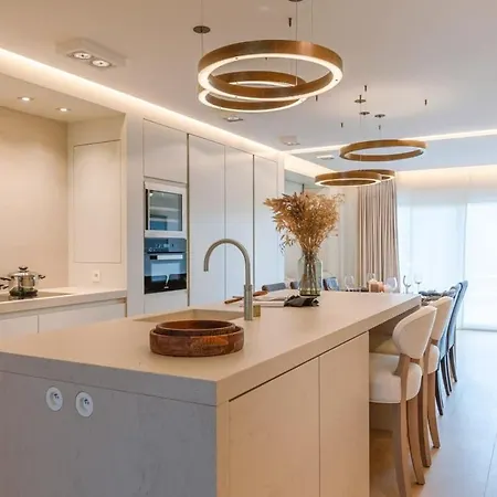 Spacious And Modern For 8 Persons With Parking In *