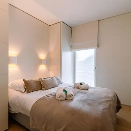 Spacious And Modern For 8 Persons With Parking In Apartment