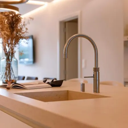Spacious And Modern For 8 Persons With Parking In *