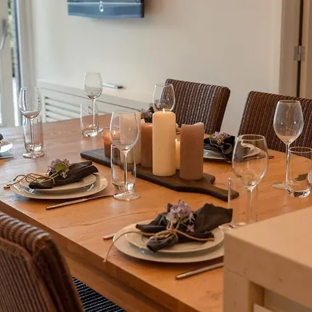 Spacious And Modern For 8 Persons With Parking In Apartment